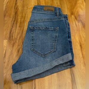 Size 01 - Garage Distressed High Waisted Short